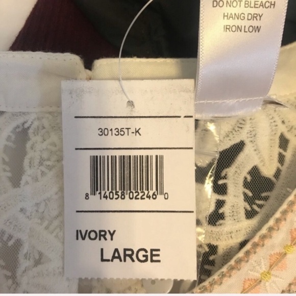 NWT ModCloth by Esley lace open back top - Picture 7 of 8